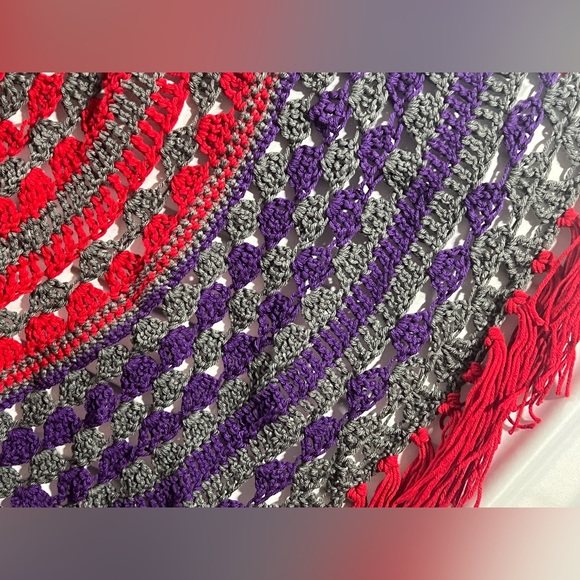 The Rose N Thorn Crocheted Round Mandala Throw Blanket Large - Picture 7 of 8